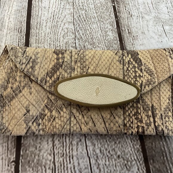 Vintage R&Y Augousti Genuine Snakeskin Clutch Stringray Closure Unique Classy - Picture 2 of 6